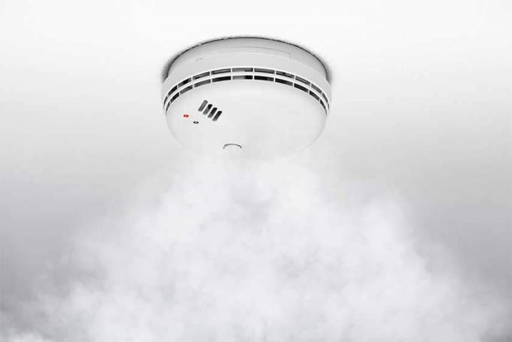 Une installation soignée d’alarme incendie.